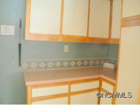 670 Parkway Drive - Photo 8