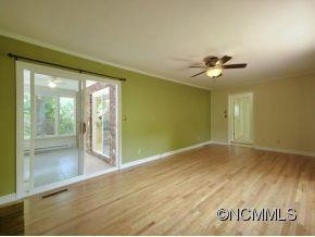 1046 CAROUSEL LANE - Photo 4