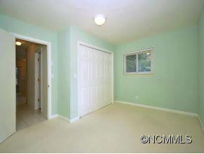 1046 CAROUSEL LANE - Photo 9