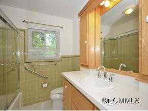 1046 CAROUSEL LANE - Photo 10