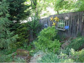 64 Laurel Terrace - Photo 2