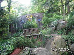 64 Laurel Terrace - Photo 3