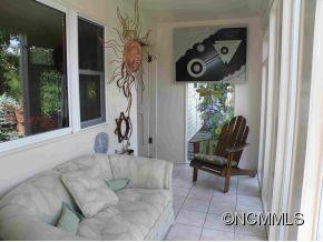 64 Laurel Terrace - Photo 7
