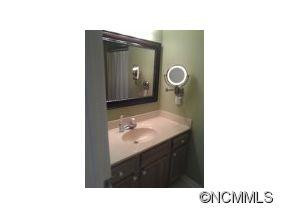 4606 Breakers - Photo 11