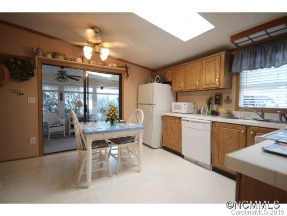 212 Riverwind Drive - Photo 2