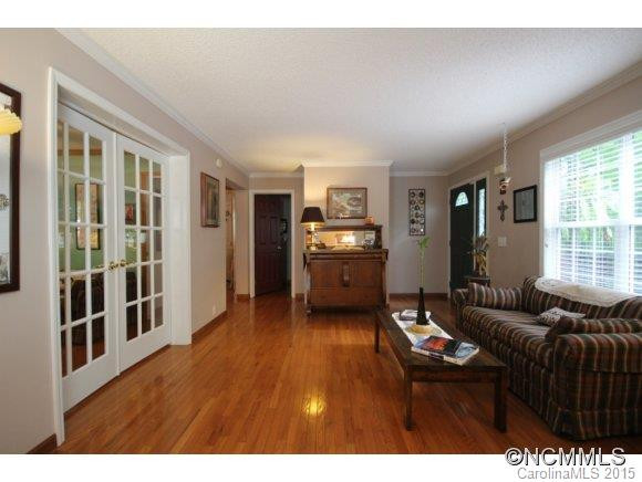 865 Kentwood Lane - Photo 3