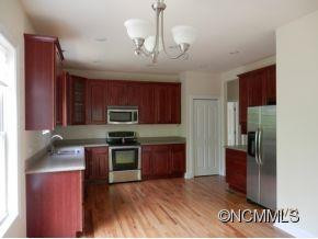 558 Grand Oaks Drive - Photo 2
