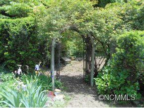 185 Macon Ave., Unit A1 - Photo 20