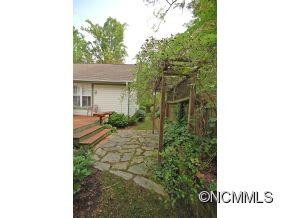 201 Covered Bridge Drive - Photo 4