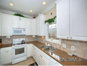 812 WEST POINTE DRIVE - Photo 3