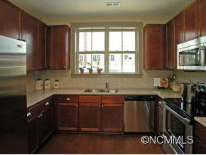 5 FARLEIGH ST #108 - Photo 3