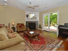 12 VAIL CT - Photo 2