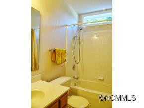 445 Glensprings Drive - Photo 9