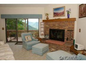 1764 SUMMIT DRIVE - Photo 3