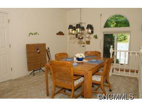 1764 SUMMIT DRIVE - Photo 4