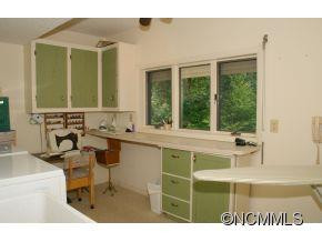 1764 SUMMIT DRIVE - Photo 8