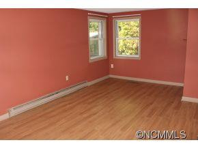 187 Moody Avenue - Photo 6