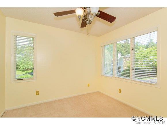 54 Hollybrook Dr - Photo 9