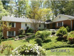 7 GREENBRIAR WOODS CIRCLE