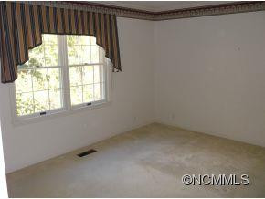 7 GREENBRIAR WOODS CIRCLE - Photo 11