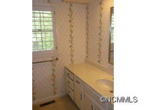 7 GREENBRIAR WOODS CIRCLE - Photo 10