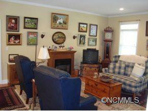 56 Ashlyn Lane - Photo 2