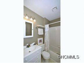 10 WESTMINSTER DRIVE - Photo 16
