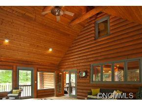 906 Parkway North - Photo 2