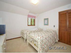 5 CAROLEWOOD - Photo 12