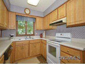 5 CAROLEWOOD - Photo 6