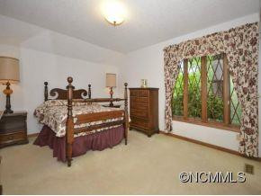 5 CAROLEWOOD - Photo 9