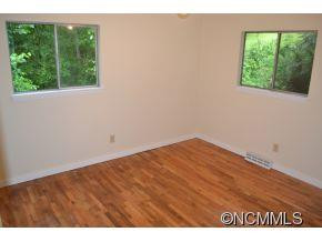 242 Brooklyn Lane - Photo 9