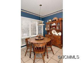 400 Charlotte Street #402 - Photo 6