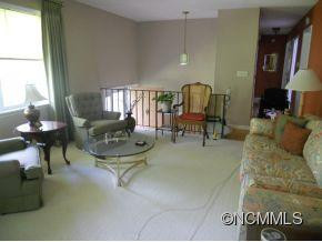 211 HAYWOOD KNOLLS DRIVE - Photo 2
