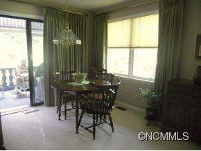 211 HAYWOOD KNOLLS DRIVE - Photo 4