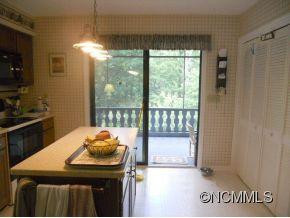 211 HAYWOOD KNOLLS DRIVE - Photo 7