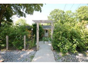 162 Davenport Road - Photo 2