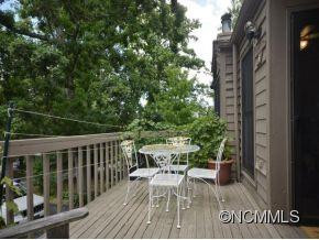 6 RAVENCROFT LANE - Photo 3