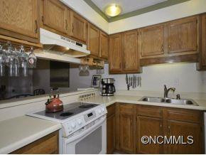 6 RAVENCROFT LANE - Photo 8
