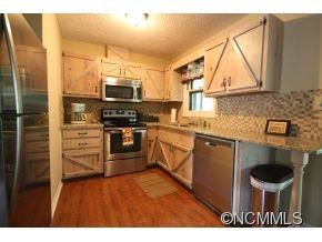 214 Eastwood Ave - Photo 2