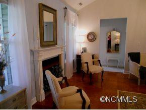 239 Castle Creek Drive - Photo 11
