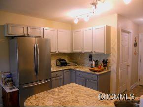 239 Castle Creek Drive - Photo 3