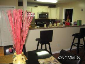 29 Hilldale - Photo 3