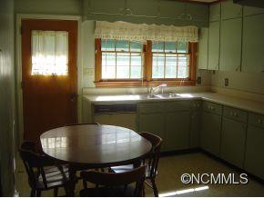 212 Barton Road - Photo 8