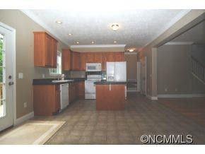 521 East Street - Photo 2