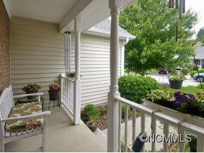 286 CHARLESTOWN DRIVE - Photo 2