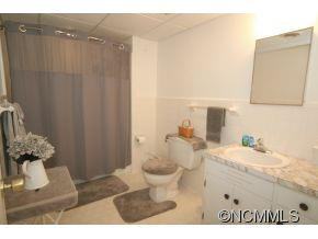 1215 Summer Road - Photo 11