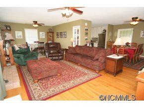1215 Summer Road - Photo 4