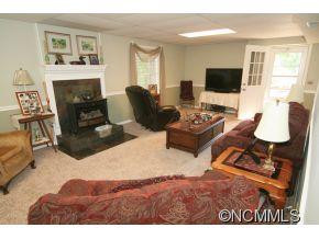 1215 Summer Road - Photo 9