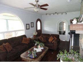 4622 Old Hendersonville Hwy - Photo 9